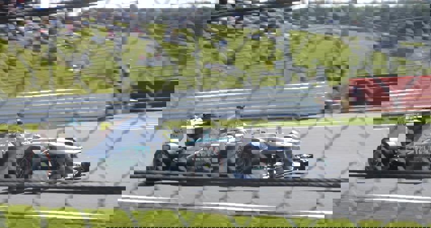 Nico Rosberg Makes it 4 in a row